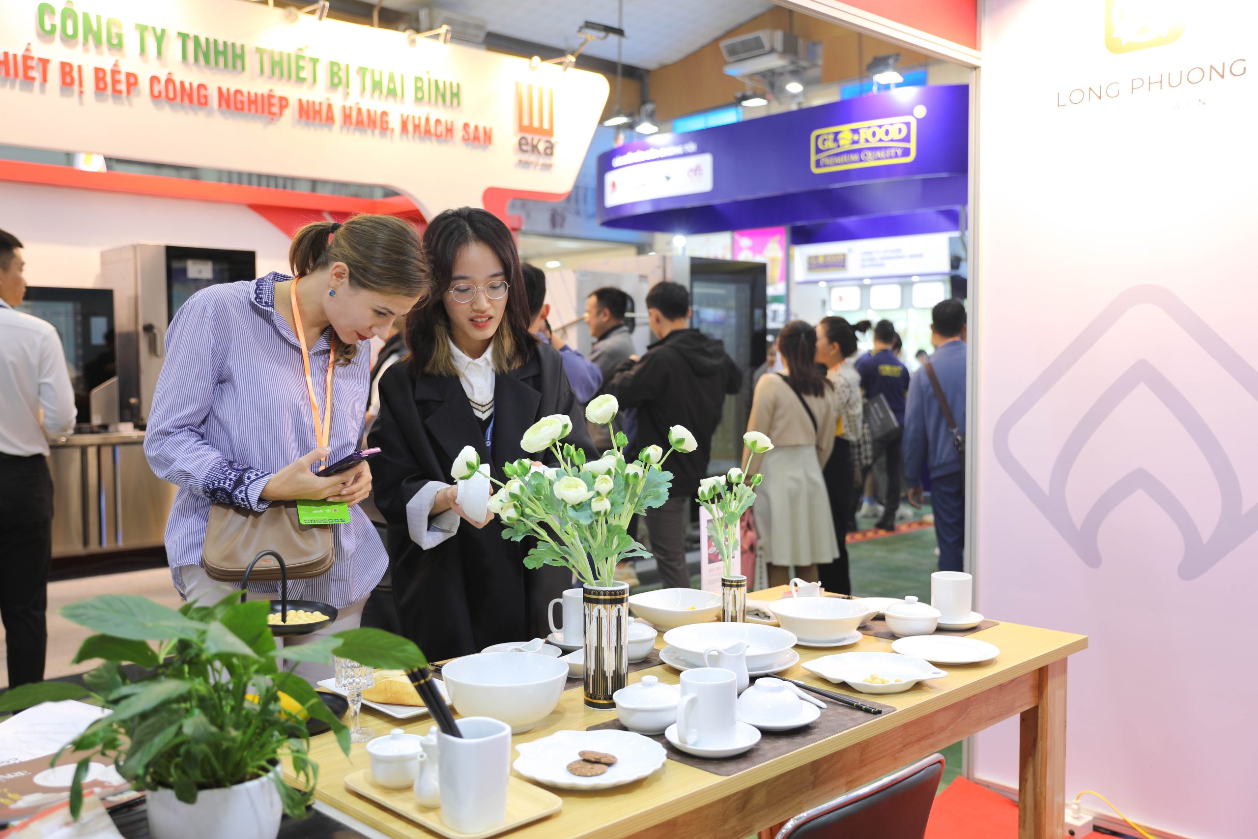 sứ long phương tham gia Triển lãm quốc tế Food & Hotel Hanoi 2023
