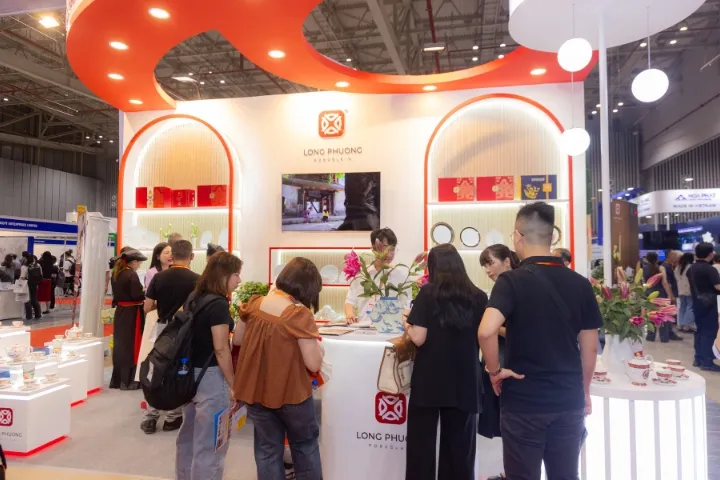 gian hàng long phương thu hút khách tham quan tại triển lãm global sourcing fair việt nam 2025