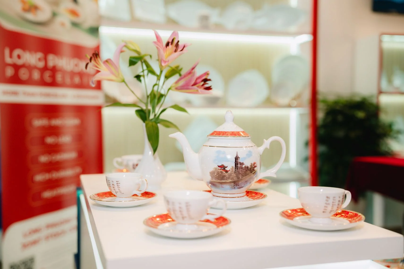 Sứ Long Phương - vẻ đẹp vượt thời gian, kết tinh từ bàn tay nghệ nhân và công nghệ tiên tiến