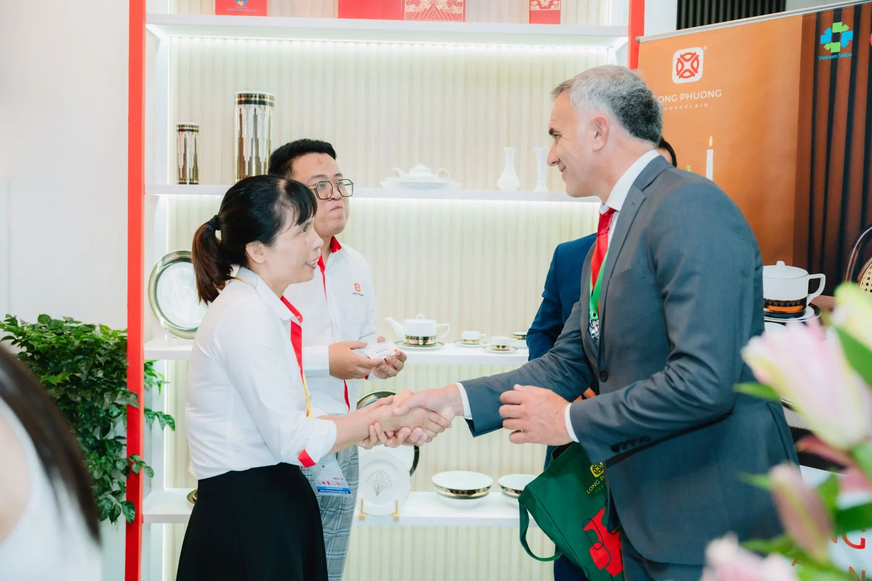 Viet Nam Internal Sourcing Expo 2025 là cầu nối thương mại toàn cầu