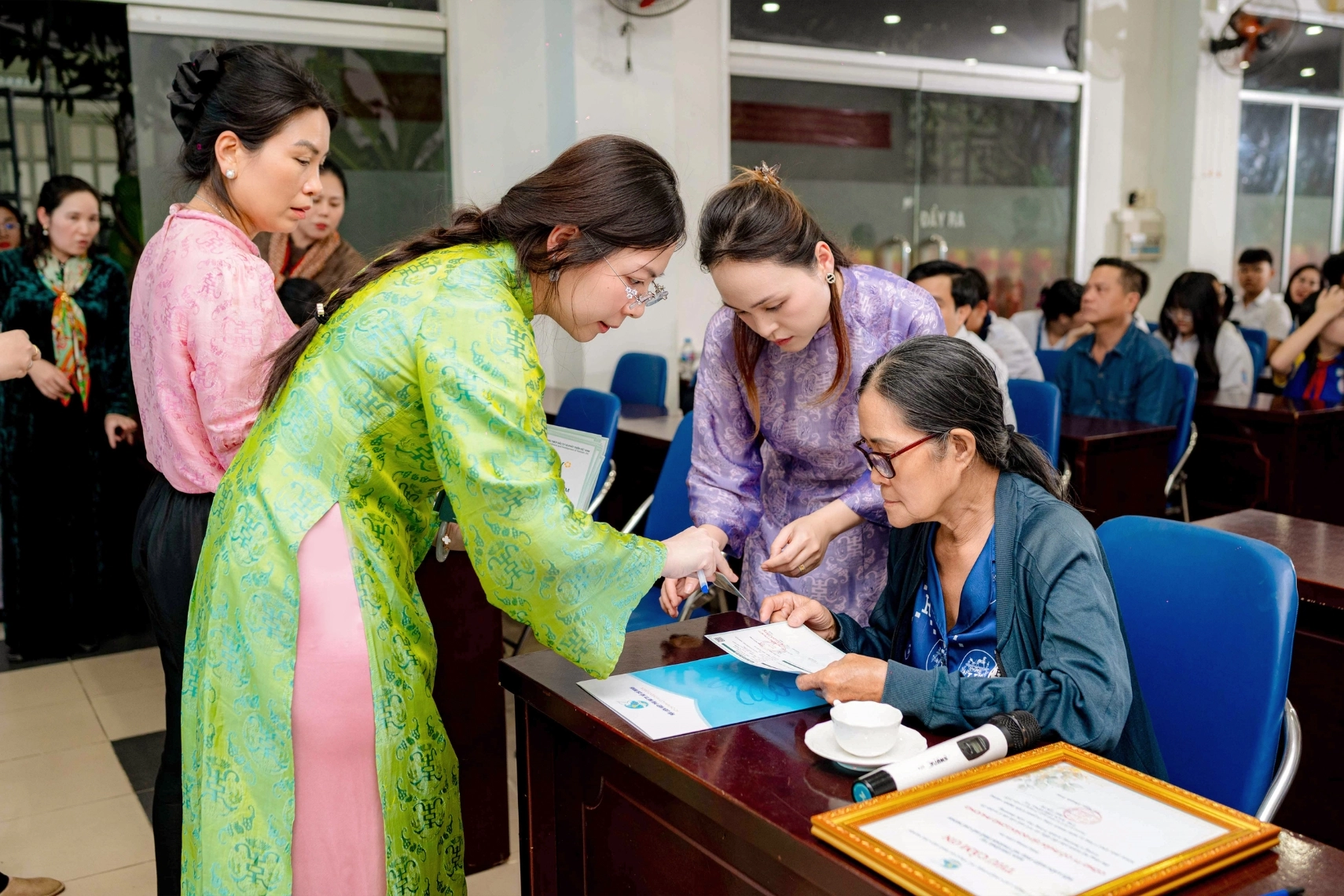 Heartwarming moments at the "Embracing Love" program.
